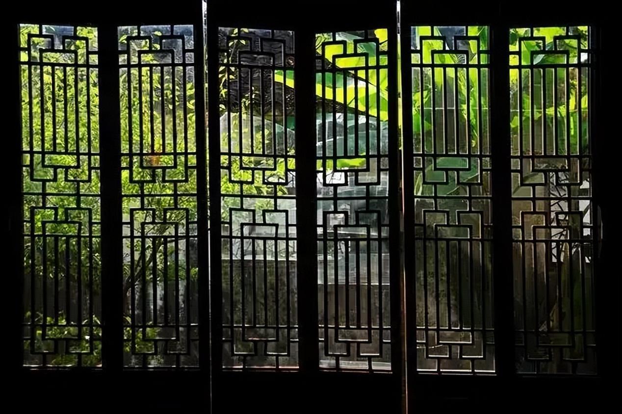 隔扇门